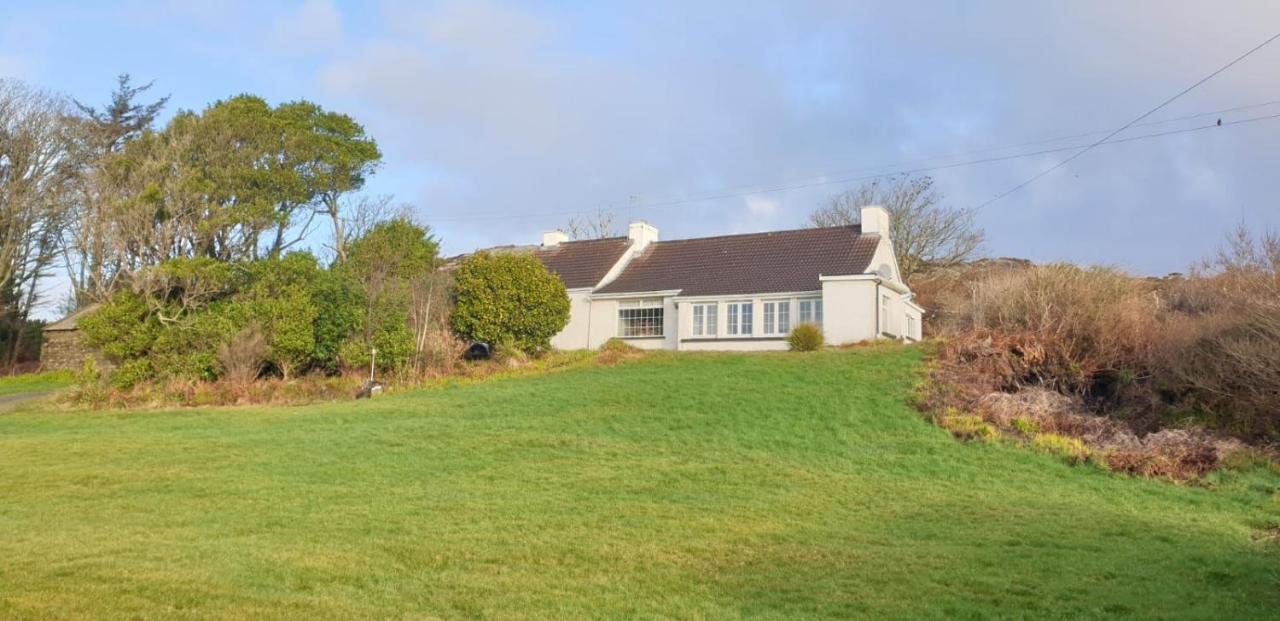 Cushatrough Claddaghduff Buitenkant foto