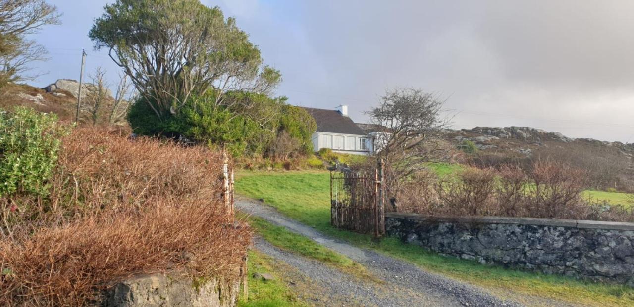 Cushatrough Claddaghduff Buitenkant foto